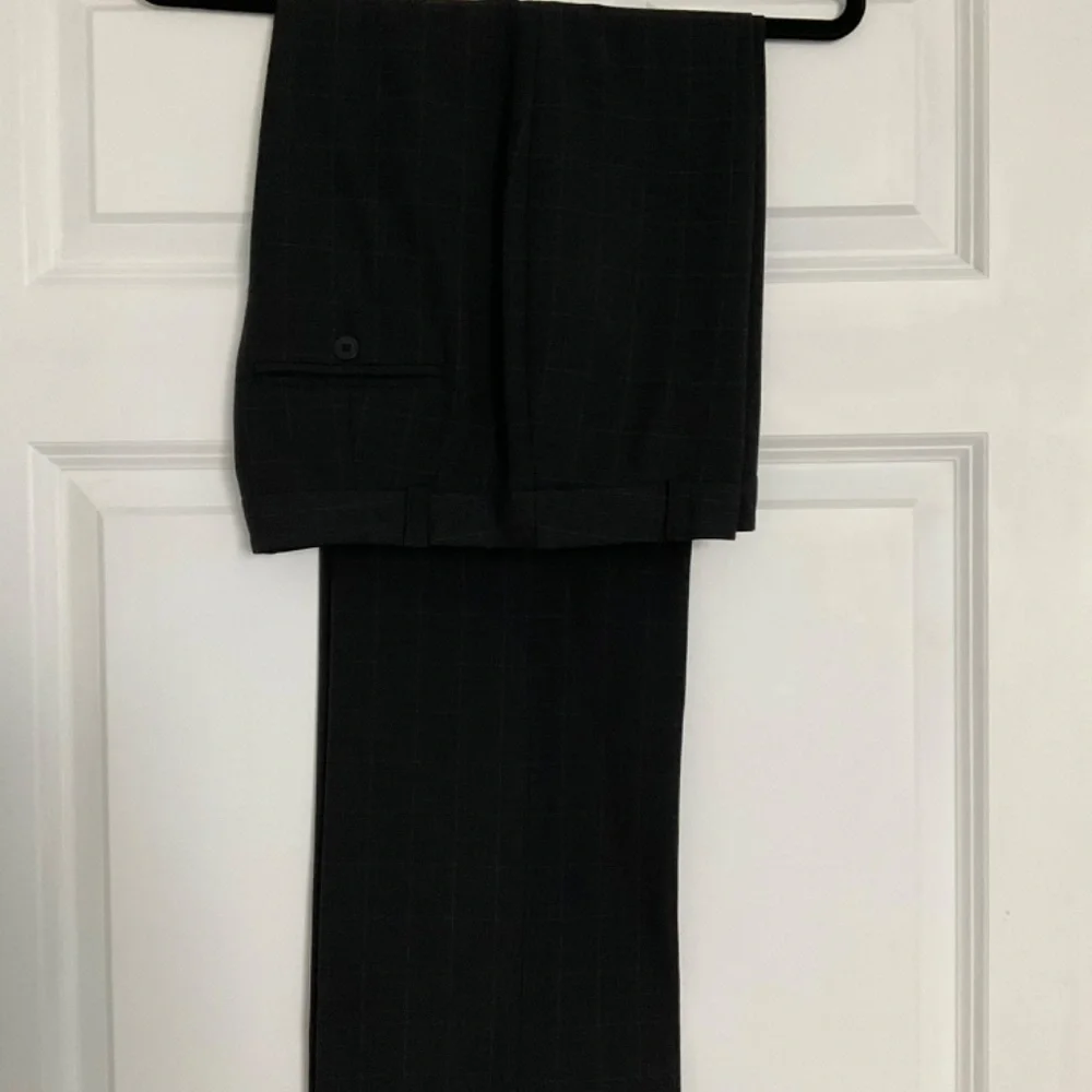 Black pants - Picture 2 of 3